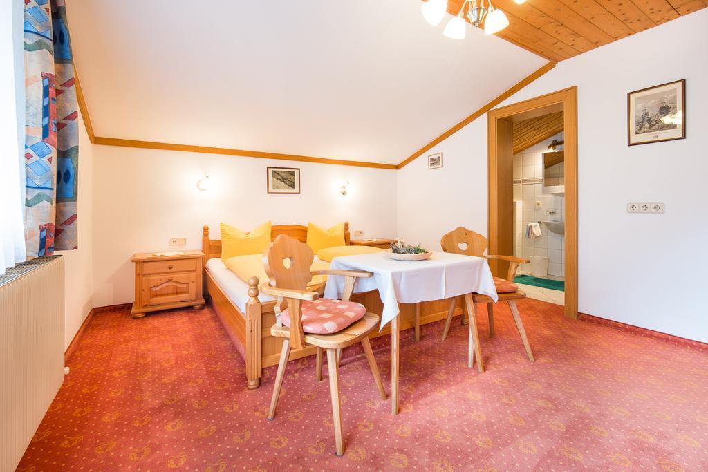 Haus Gleinser - Neustift Im Stubaital Habitación foto